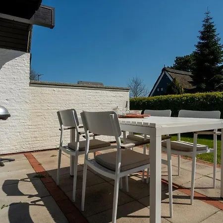 Am-hohen-ufer-reetdach-haus-nr-138-reetloft-2