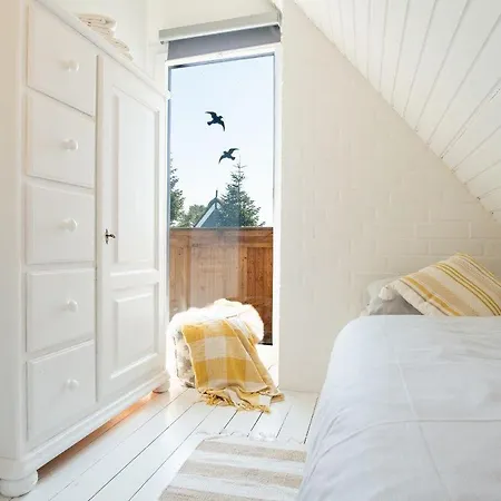 Am-hohen-ufer-reetdach-haus-nr-138-reetloft-2 Holiday home